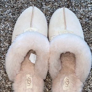 ✨UGG slippers✨